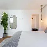 Apartment Bairro Alto Bronze Of Art Lisbon