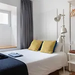 Apartment Bairro Alto Bronze Of Art *