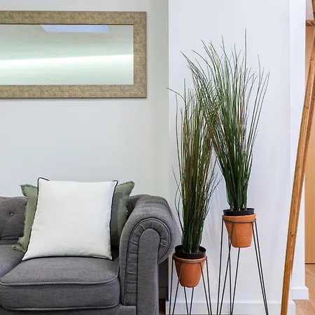 Apartamento Bairro Alto Bronze Of Art *