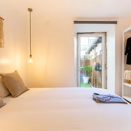 Apartamento Bairro Alto Bronze Of Art