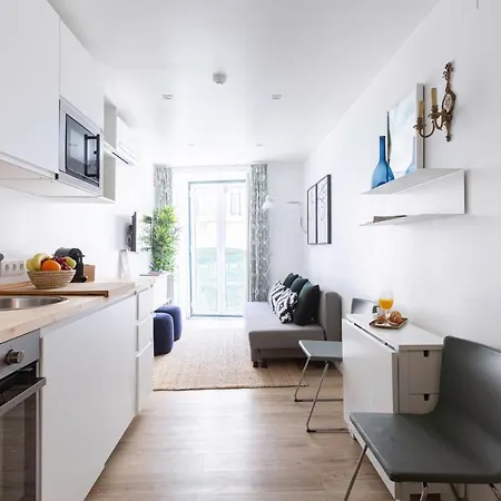 Apartamento Bairro Alto Bronze Of Art