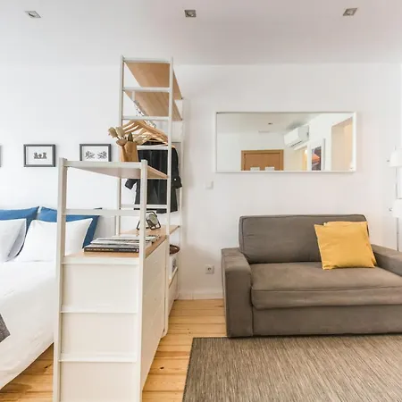 Apartamento Bairro Alto Bronze Of Art *