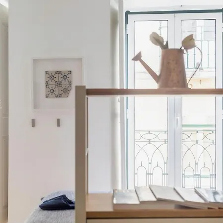 Apartamento Bairro Alto Bronze Of Art *