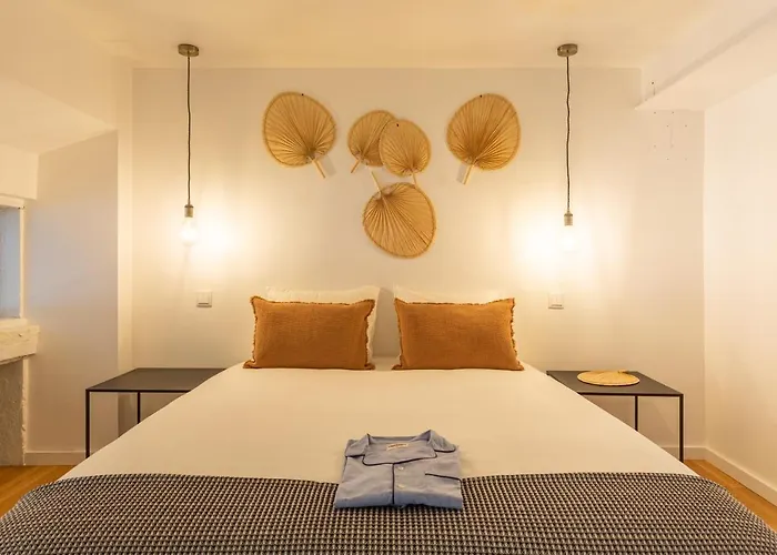 Apartamento Bairro Alto Bronze Of Art