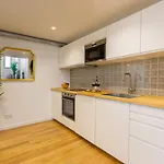 Apartment Bairro Alto Bronze Of Art *