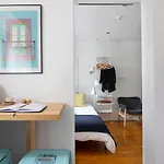 Bairro Alto Bronze Of Art Apartment *