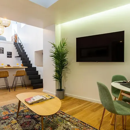 Bairro Alto Bronze Of Art Apartment Lisbon
