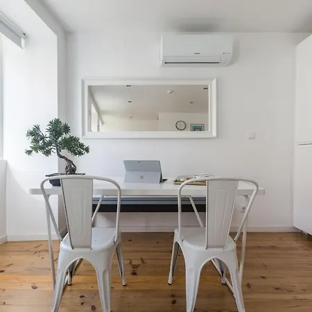 Apartment Bairro Alto Bronze Of Art *